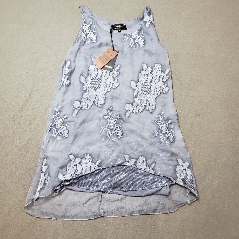 Minkas layered tunic tank top with lace accents size small